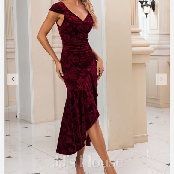 JJ'S House Ruched V-Neck Cap Sleeve Trumpet Mermaid Velvet Dress Size SMALL - Picture 1 of 10